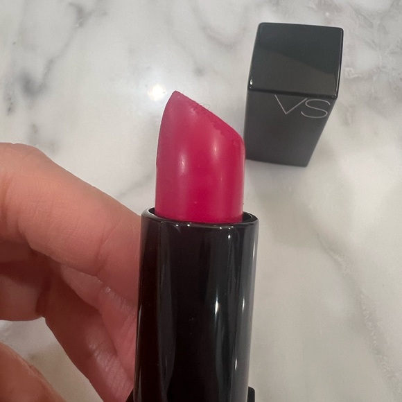 Victoria’s Secret VS lipstick - hotspot - Picture 3 of 3